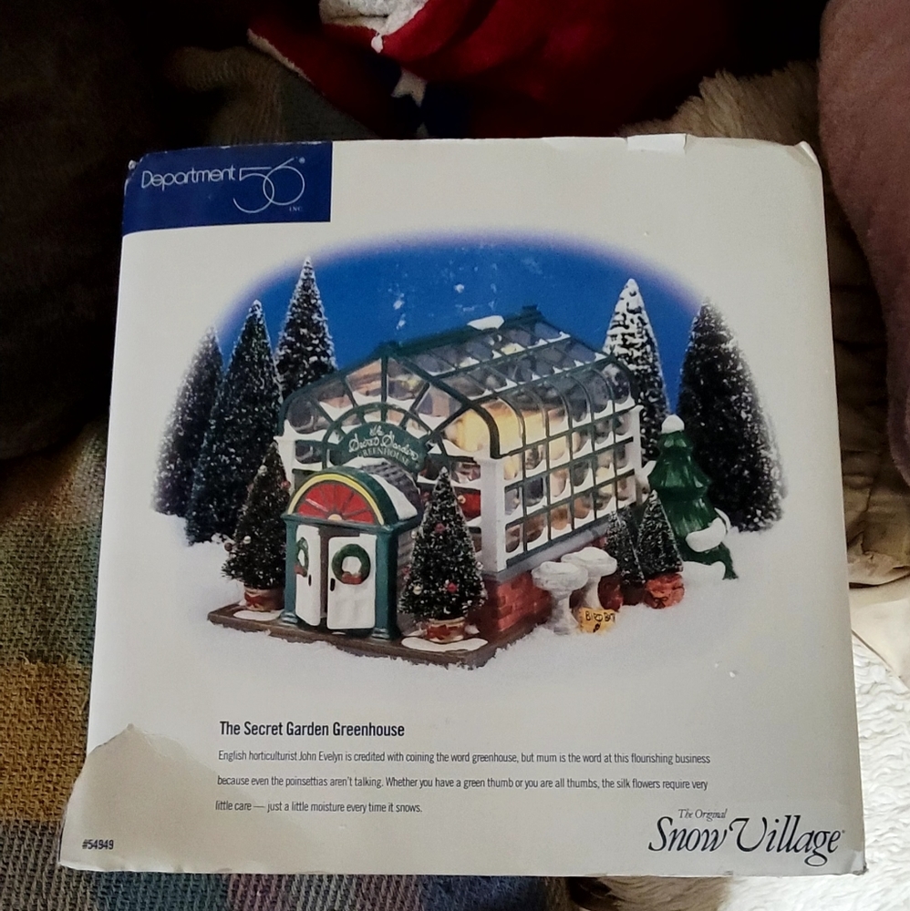 Dept 56 Secret Garden has blemishes